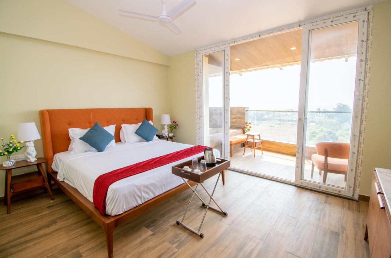 Octave Rococco Morjim Otel Pernem Dış mekan fotoğraf