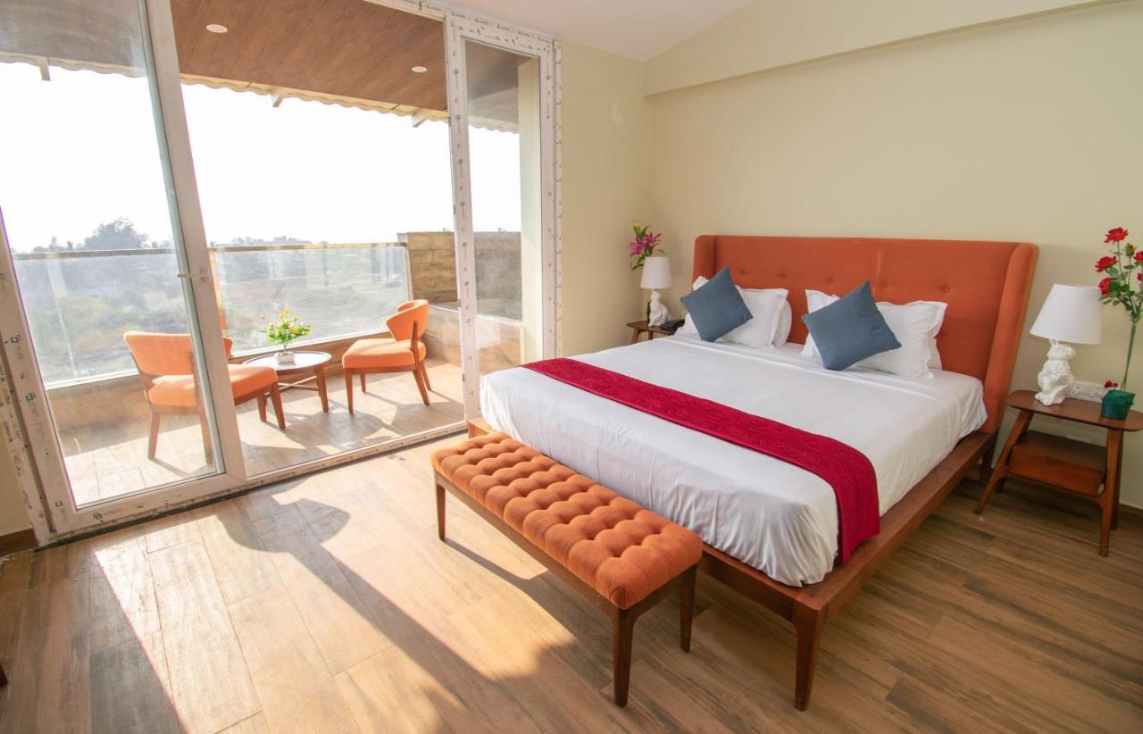 Octave Rococco Morjim Otel Pernem Dış mekan fotoğraf