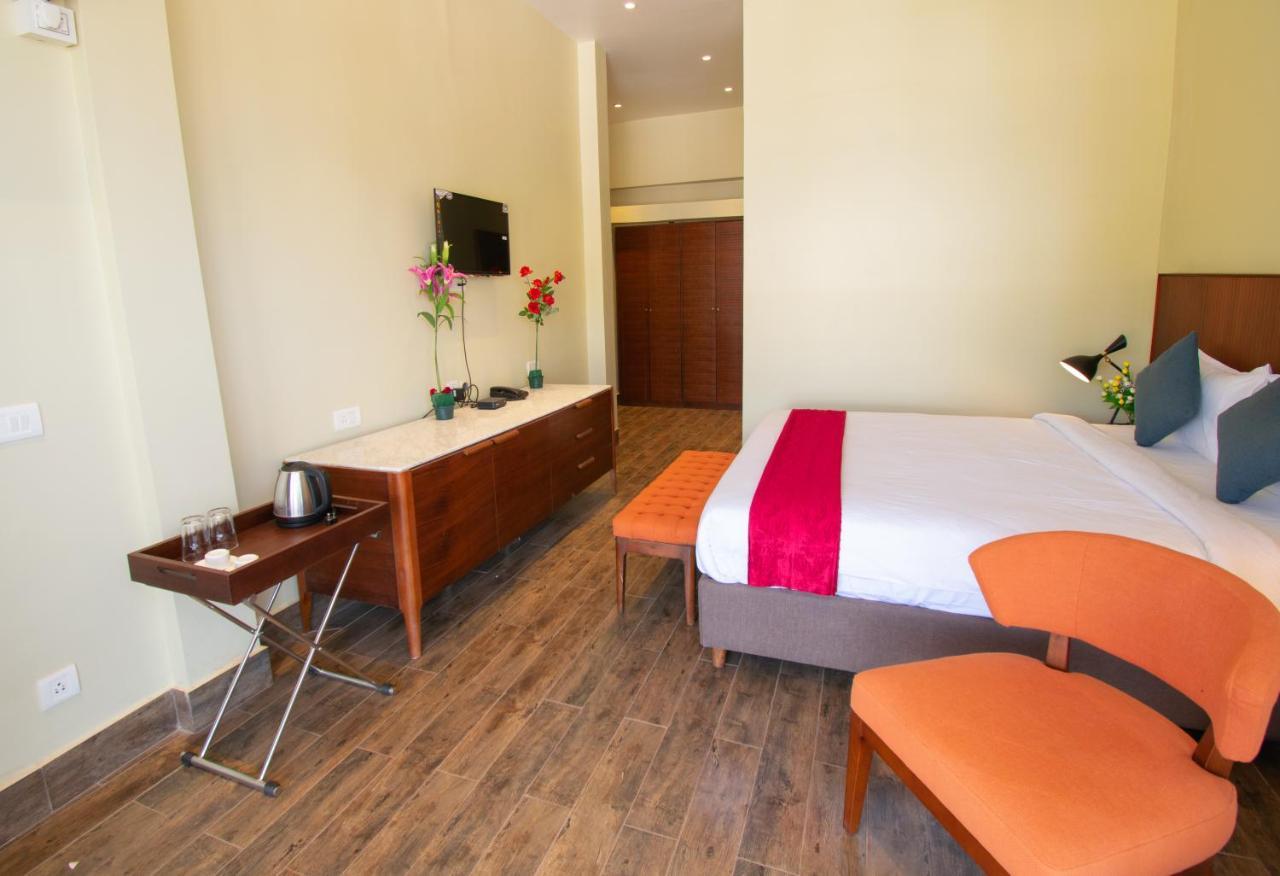 Octave Rococco Morjim Otel Pernem Dış mekan fotoğraf