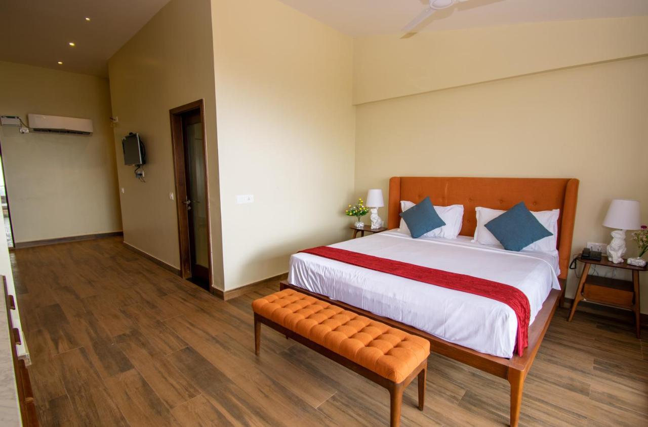 Octave Rococco Morjim Otel Pernem Dış mekan fotoğraf